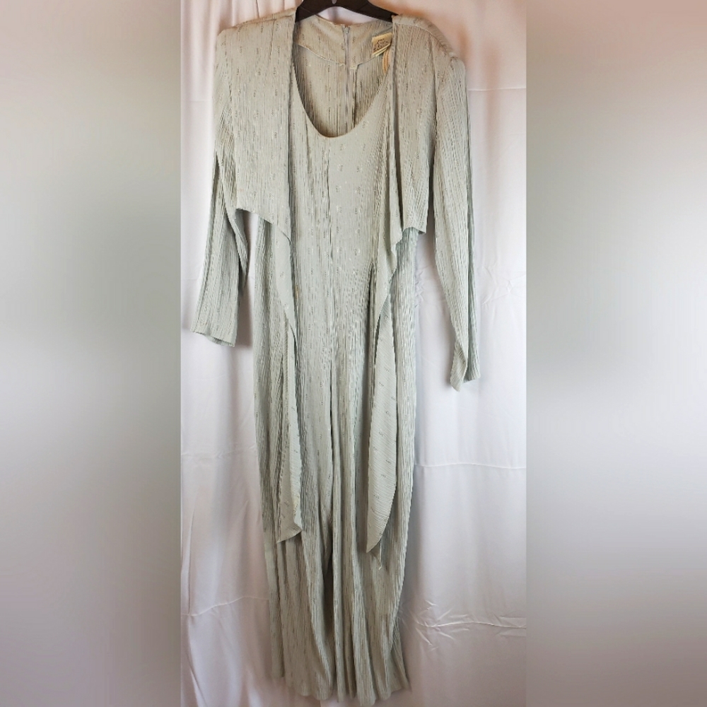 One Piece jumpsuit sleeves attached